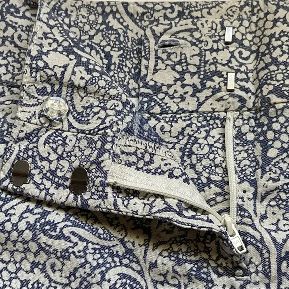 ✨NWOT✨Ann Taylor Blue Patterned Shorts - Picture 7 of 7